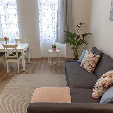 Emily'S Lovely Place Budapest Exterior foto